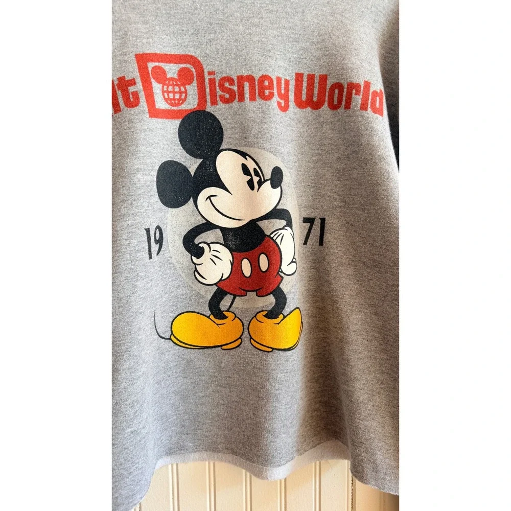 Walt Disney World Mickey Mouse 1971 Gray Cropped Raw Hem Sweatshirt Womens
